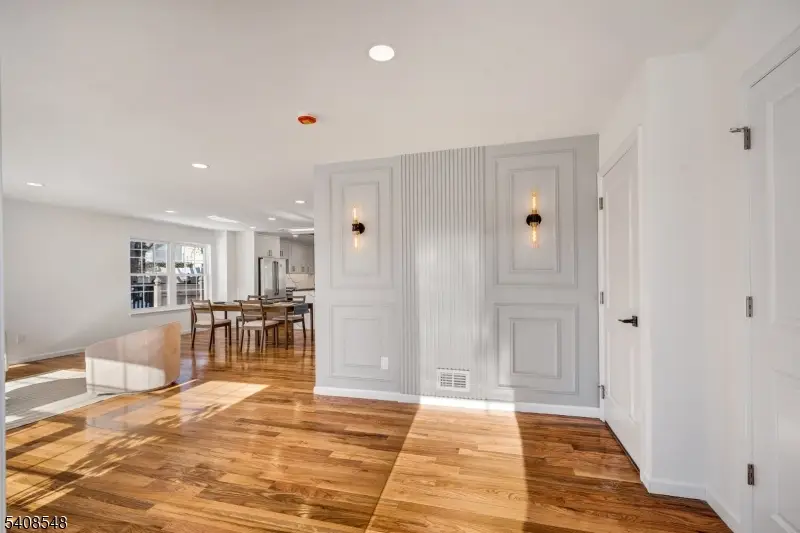 131 Palsa Ave, Elmwood Park, NJ 07407 - Image #3