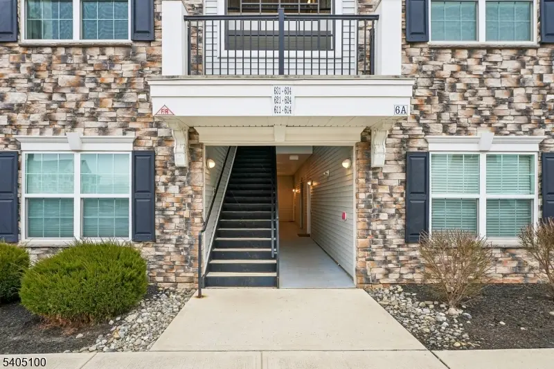 632 Marion Ln, Monroe Township, NJ 08831 - Image #2