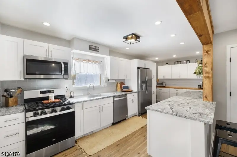 24 Plaza Dr, Crandon Lakes, NJ 07860 - #2