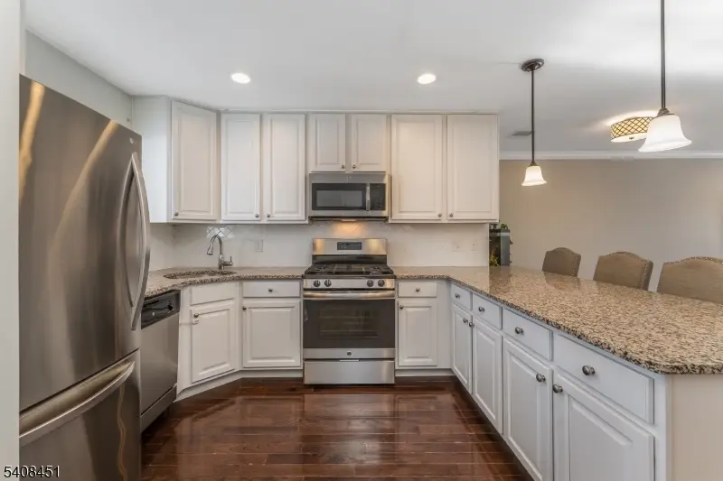 908 Reed Ct, Flemington, NJ 08822 - Image #2