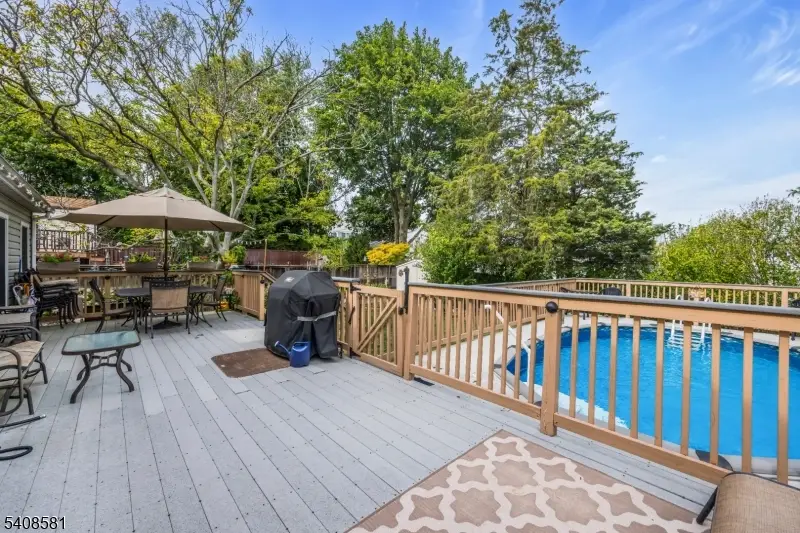 18 Mountainview Dr, Clifton, NJ 07013 - Image #2