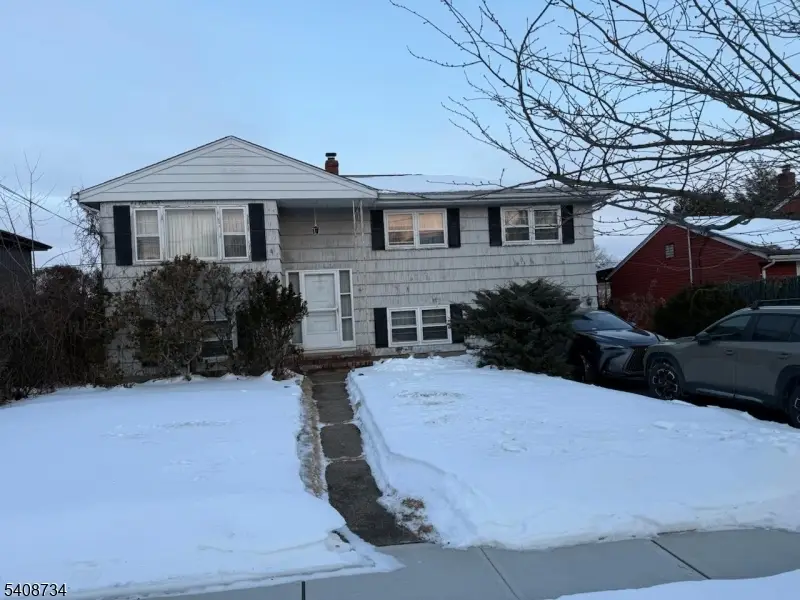 61 Homestead St, Clifton, NJ 07013 - #2