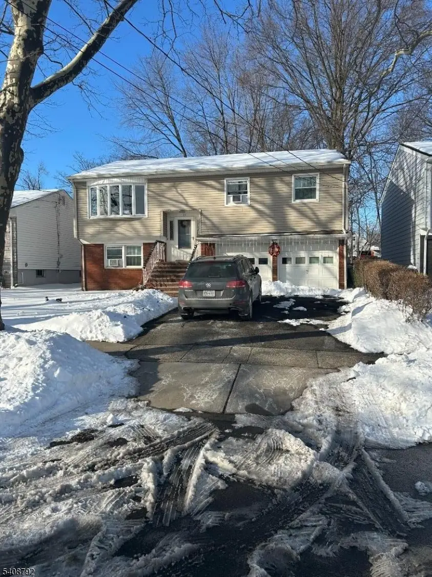 211 E 10th Ave, Roselle, NJ 07204 - #1