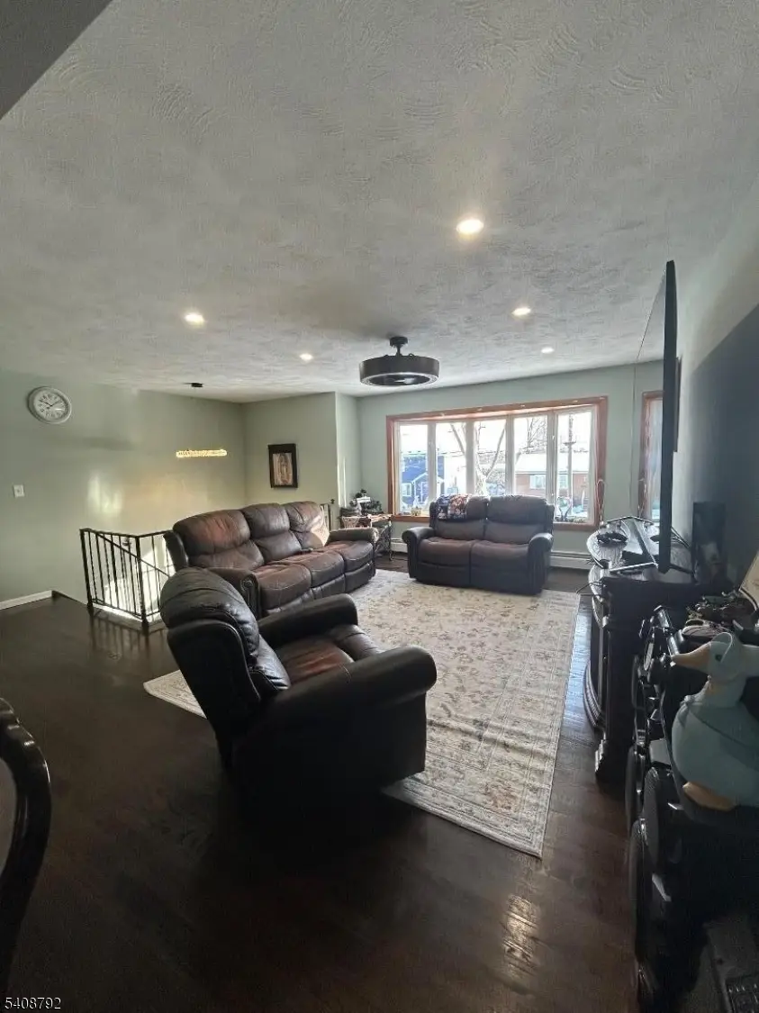 211 E 10th Ave, Roselle, NJ 07204 - #3