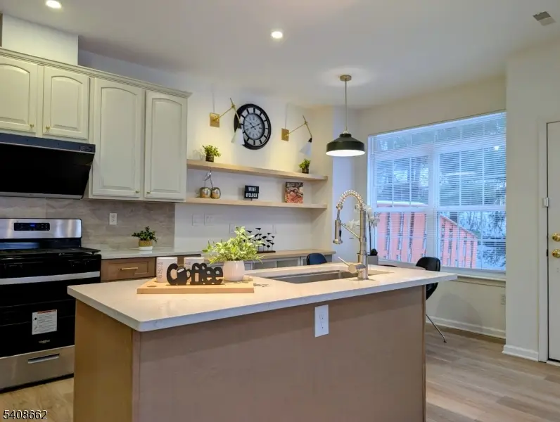 18 Scarlet Oak Dr, Montgomery, NJ 08540 - Image #2