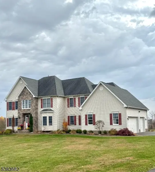 39 Sky Manor Rd, Pittstown, NJ 08867 - Image #2