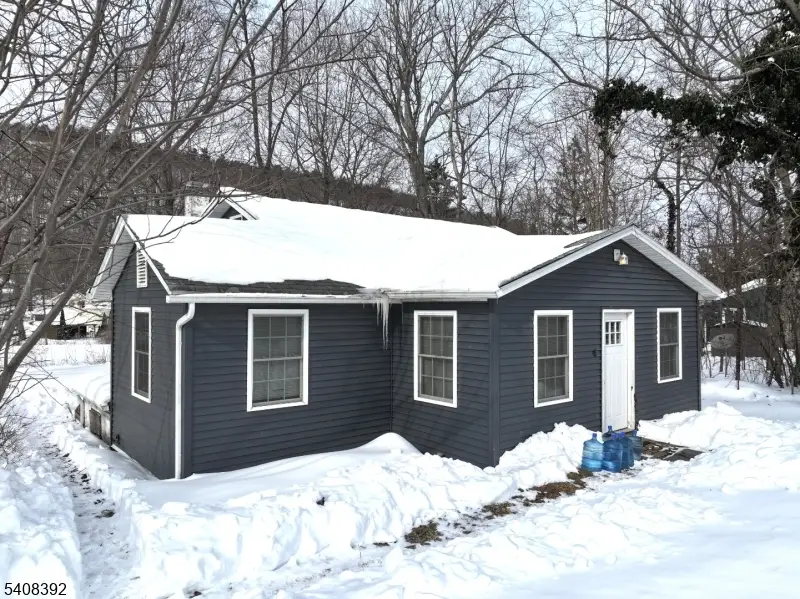 4 Henry St, Frankford, NJ 07826 - #1