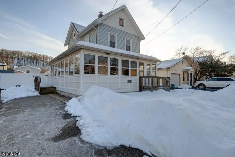 13 Orchard St, Bloomingdale, NJ 07403 - #2