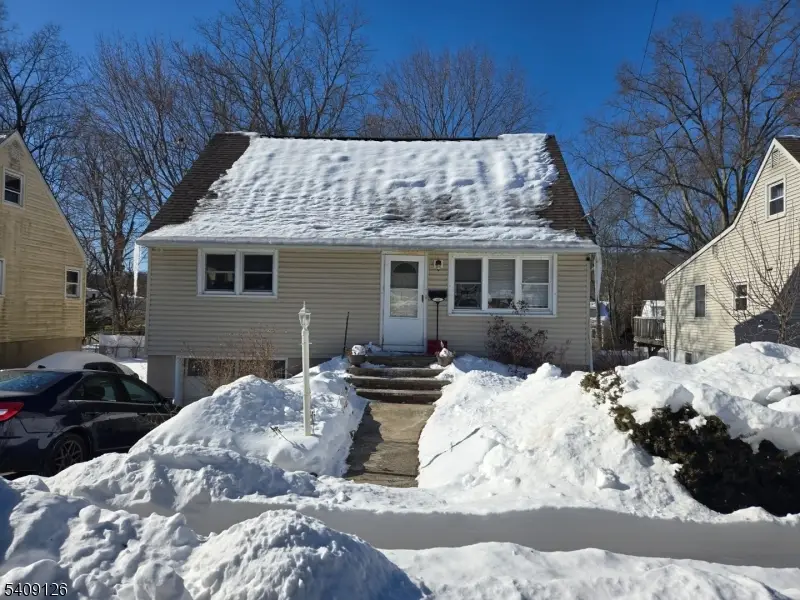 127 Glenwild Ave, Bloomingdale, NJ 07403 - #1