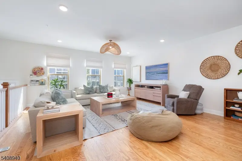 4 Marigold Ct, Warren, NJ 07059 - Image #3