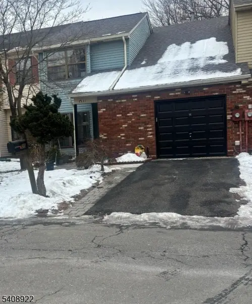 35 Walton Ct, East Brunswick Twp., NJ 08816