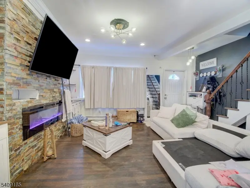 26 E 49th St, Bayonne, NJ 07002 - Image #3