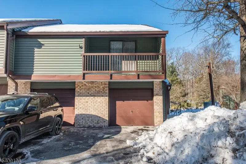 7 Summit Ct, Clinton Township, NJ 08801 - #2