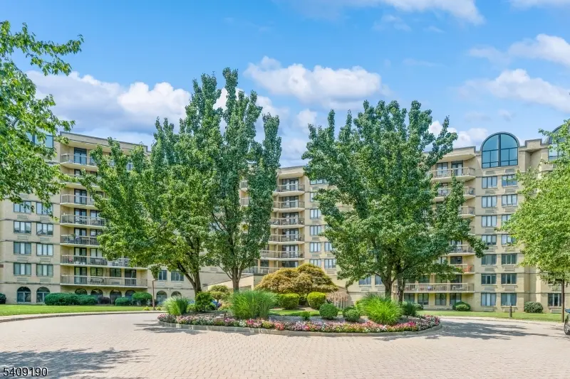 10 Smith Manor Blvd, West Orange, NJ 07052 - Image #2