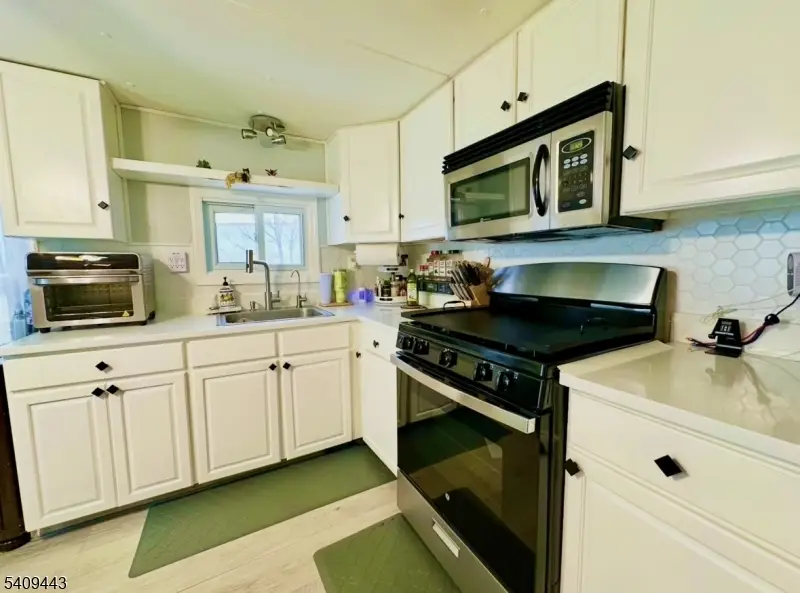 26 Dalbert St, Carteret, NJ 07008 - Image #3