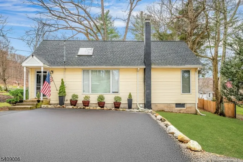 3 Redmans Dr, Jefferson, NJ 07438 - #2