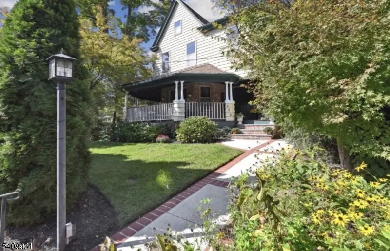 425 Wyoming Ave, Millburn, NJ 07041 - #1