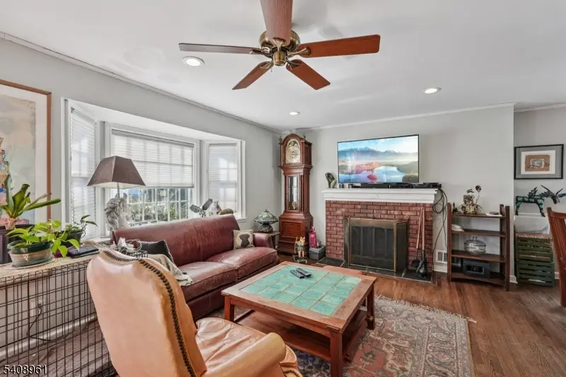 27 Archung Rd, Packanack Lake, NJ 07470 - #2