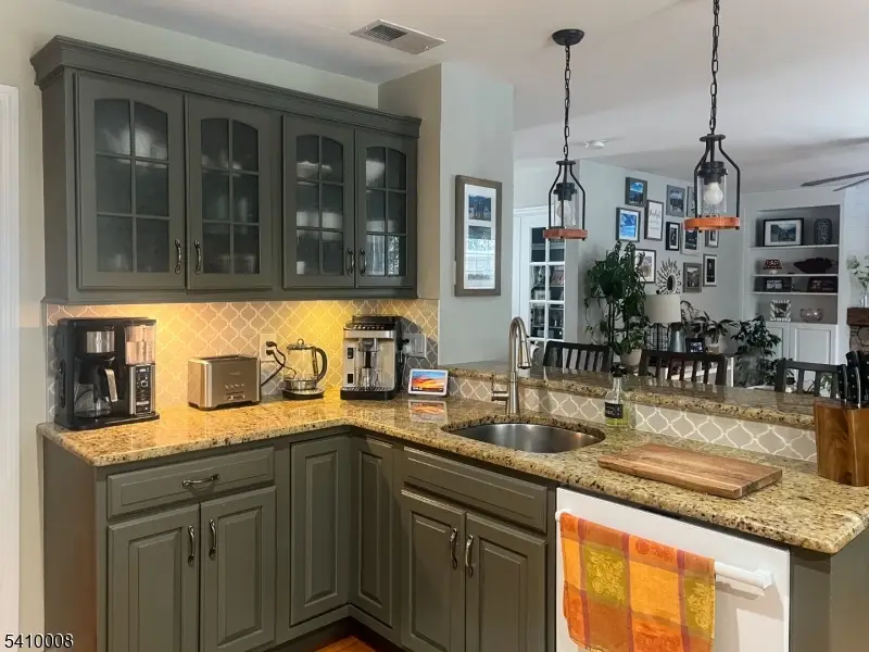 1 Brandon Ct, Andover, NJ 07821 - #3