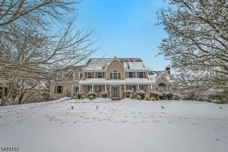 10 Red Robin Way, Raritan, NJ 08822 - #1