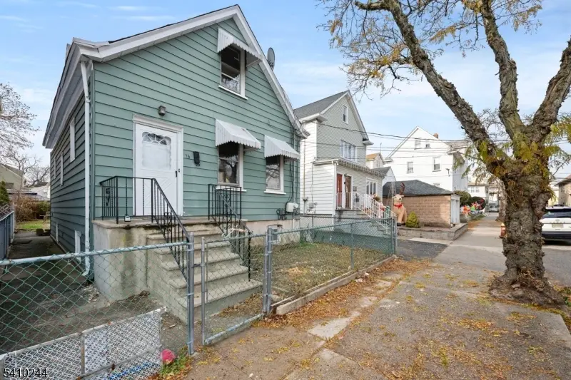 16 Loretta St, Clifton, NJ 07011 - #2