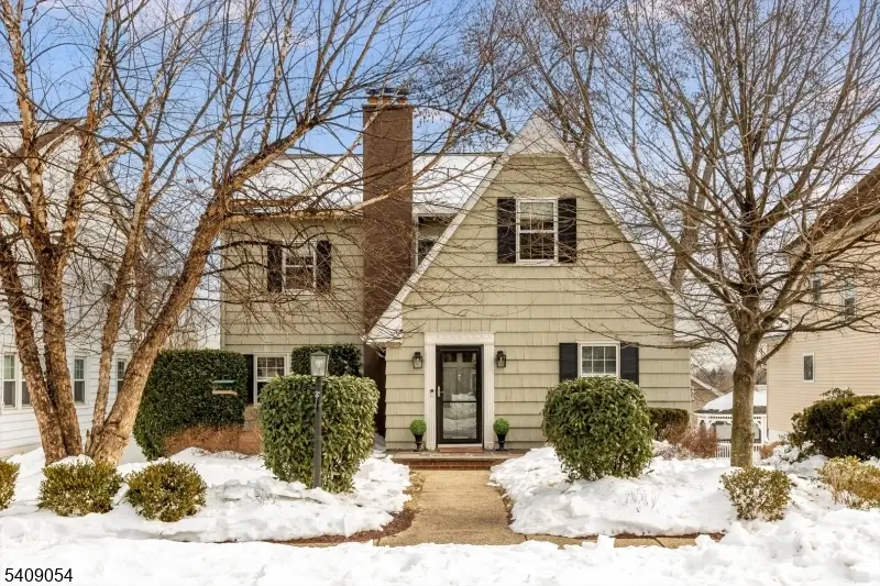 381 Essex Ave, Bloomfield, NJ 07003 - #1