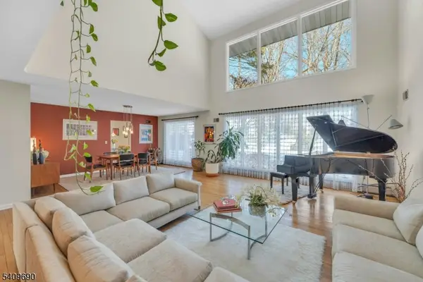 566 Faletti Way, River Vale Twp., NJ 07675