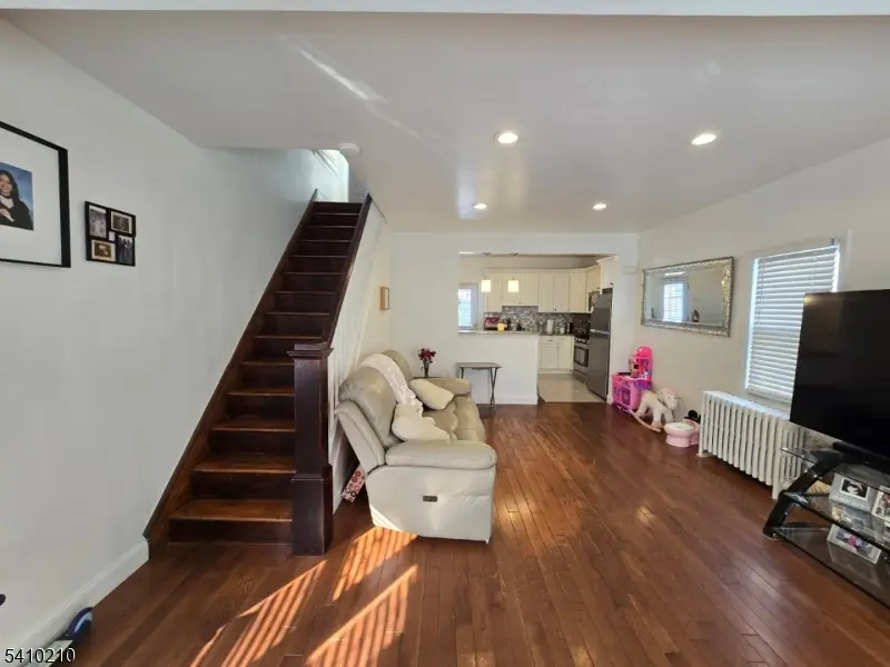 725 Schuyler Ave, Lyndhurst, NJ 07071 - #2