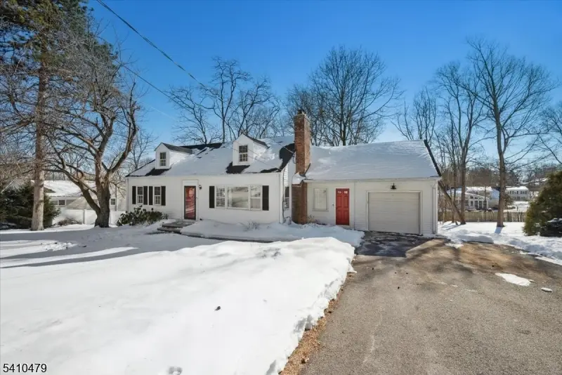 24 Raynor Rd, Morris, NJ 07960 - #3