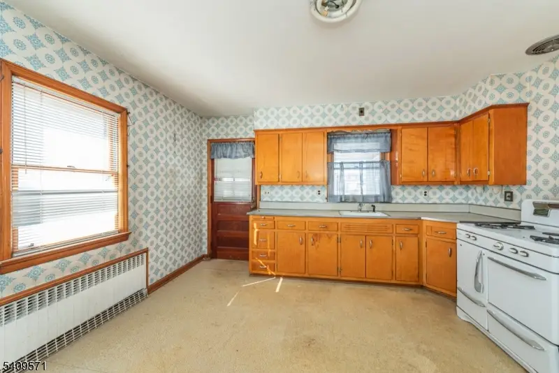 90 Dick St, Clifton, NJ 07013 - Image #3