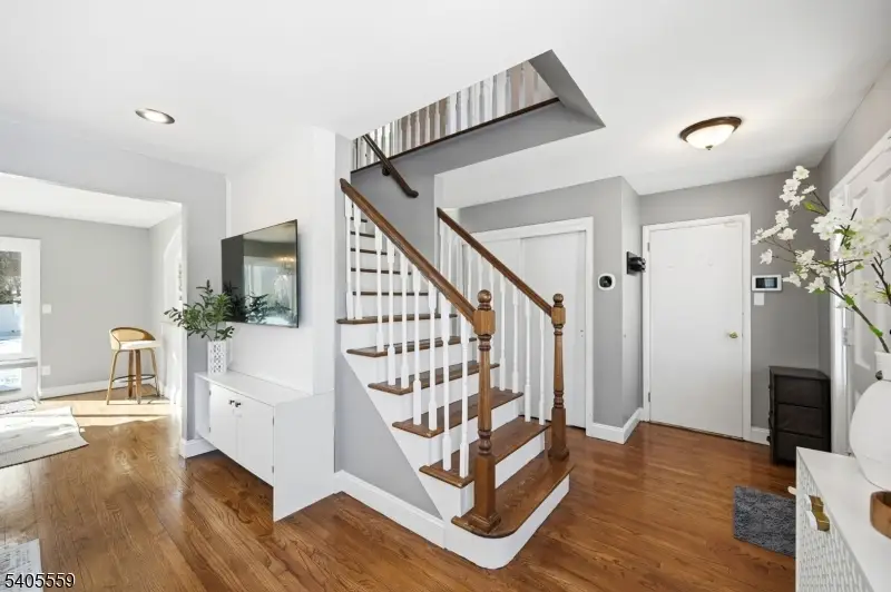 26 E Harrison Pl, Livingston, NJ 07039 - #3