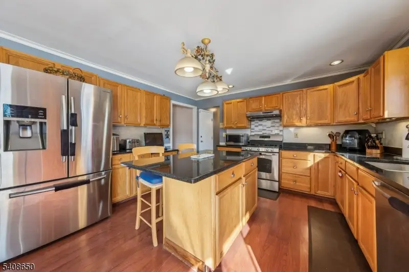 5 Oak Hill Dr, Monroe Township, NJ 08831 - #3