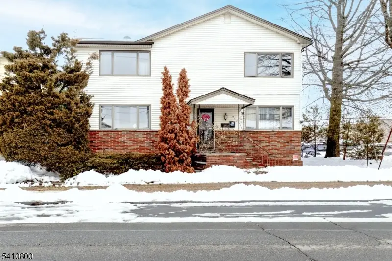 713 Dennis Pl, Linden, NJ 07036 - #1