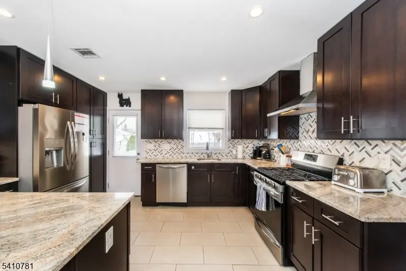 112 Lincoln St, Montclair, NJ 07042 - #3