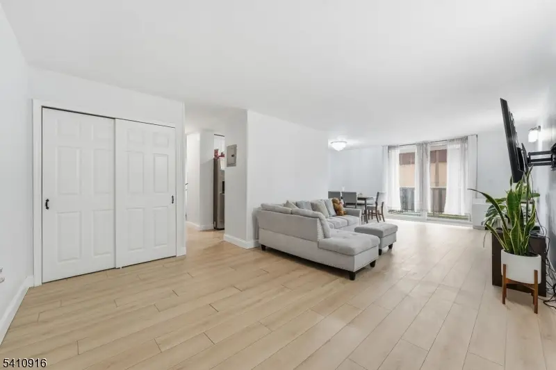 704-712 N Broad St #3C, Elizabeth, NJ 07208 - #1