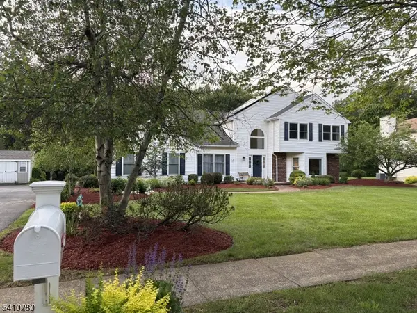 15 Melissa Lane, Roxbury Twp., NJ 07876