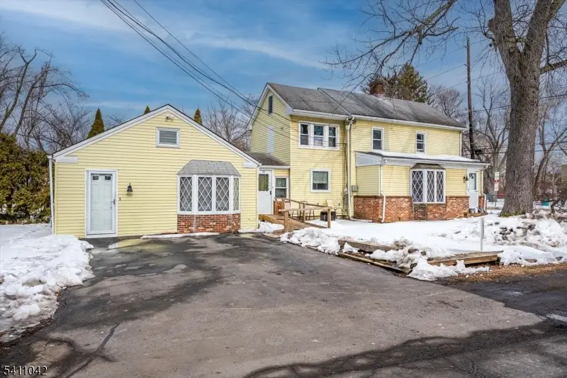 12 Union St, Kingston, NJ 08528 - #1