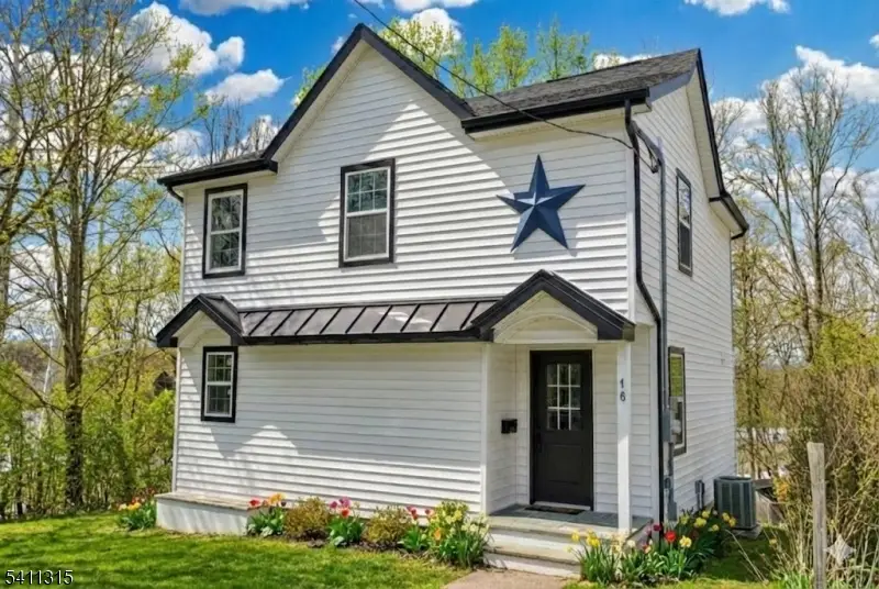 18 Governor Haines St, Hamburg, NJ 07419 - #2