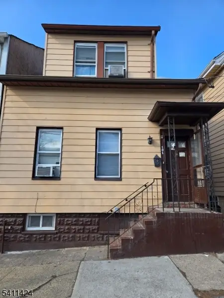 101 N 8th St, Paterson City, NJ 07522