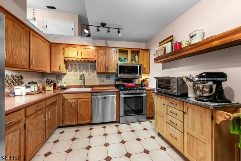 41 Lexington Ln #B, West Milford, NJ 07480 - #2