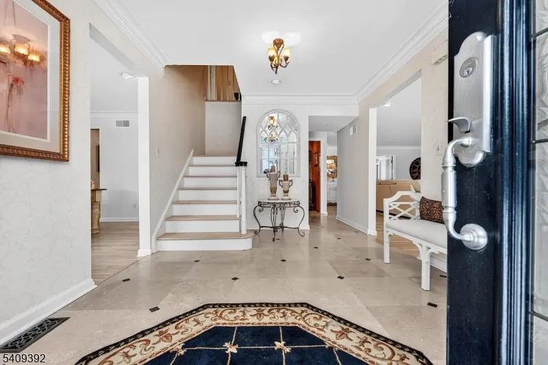 48 Tree Top Rd, Whitehouse Station, NJ 08889 - #3