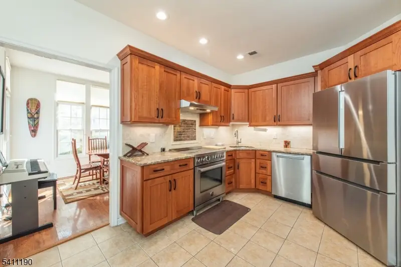 301 Kensington Ln, Livingston, NJ 07039 - #3