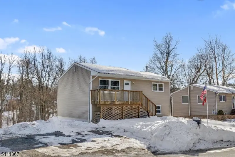 142 Barry Dr N, Vernon, NJ 07422 - #3
