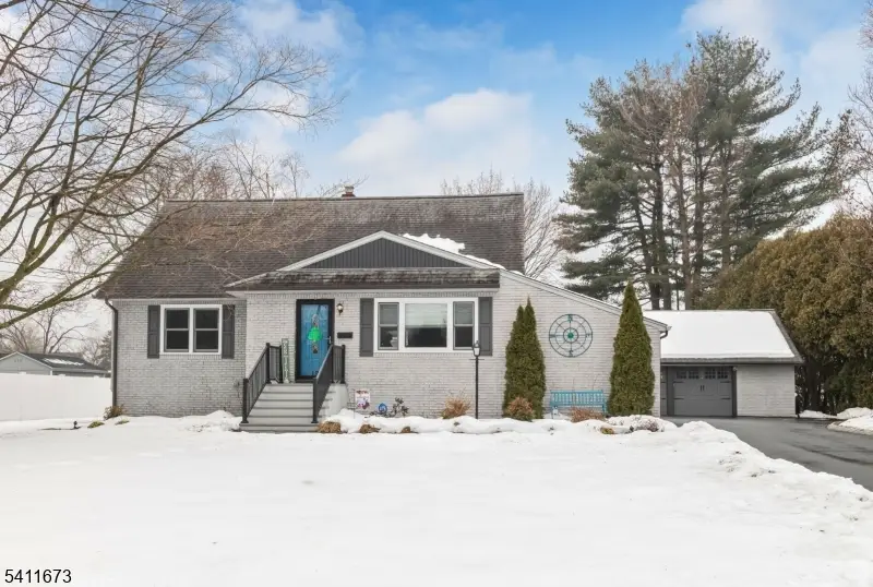 19 Colfax Dr, Pequannock, NJ 07440 - #3