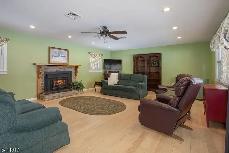 11 Beech St, Byram Center, NJ 07874 - #3