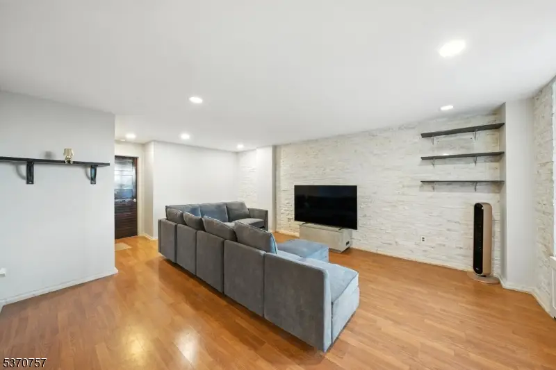 50 Glenwood Ave #702, Jersey City, NJ 07306 - #2