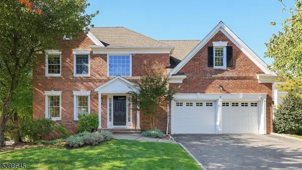 9 Apple Tree Ln, Warren Twp., NJ 07059