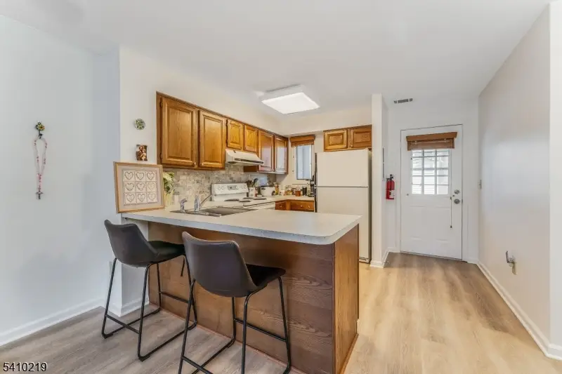 7 Westchester Ter, Clinton, NJ 08801 - #2