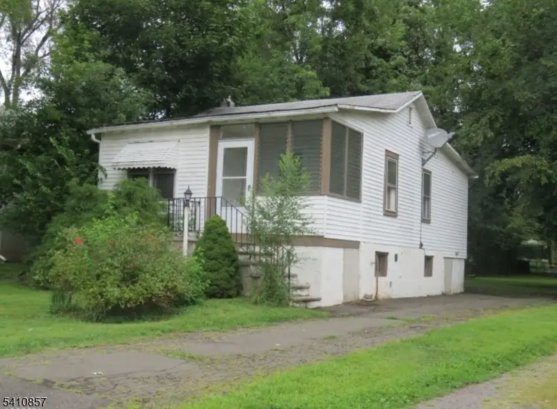 89 Linden St, Bradley Gardens, NJ 08807 - #2