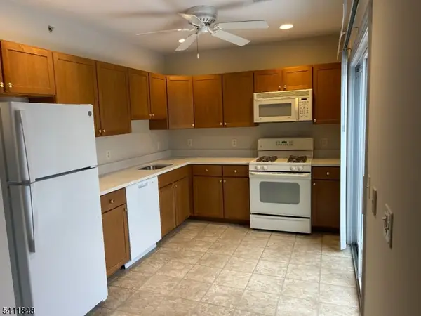 31 Wilshire Ter, Kinnelon Boro, NJ 07405